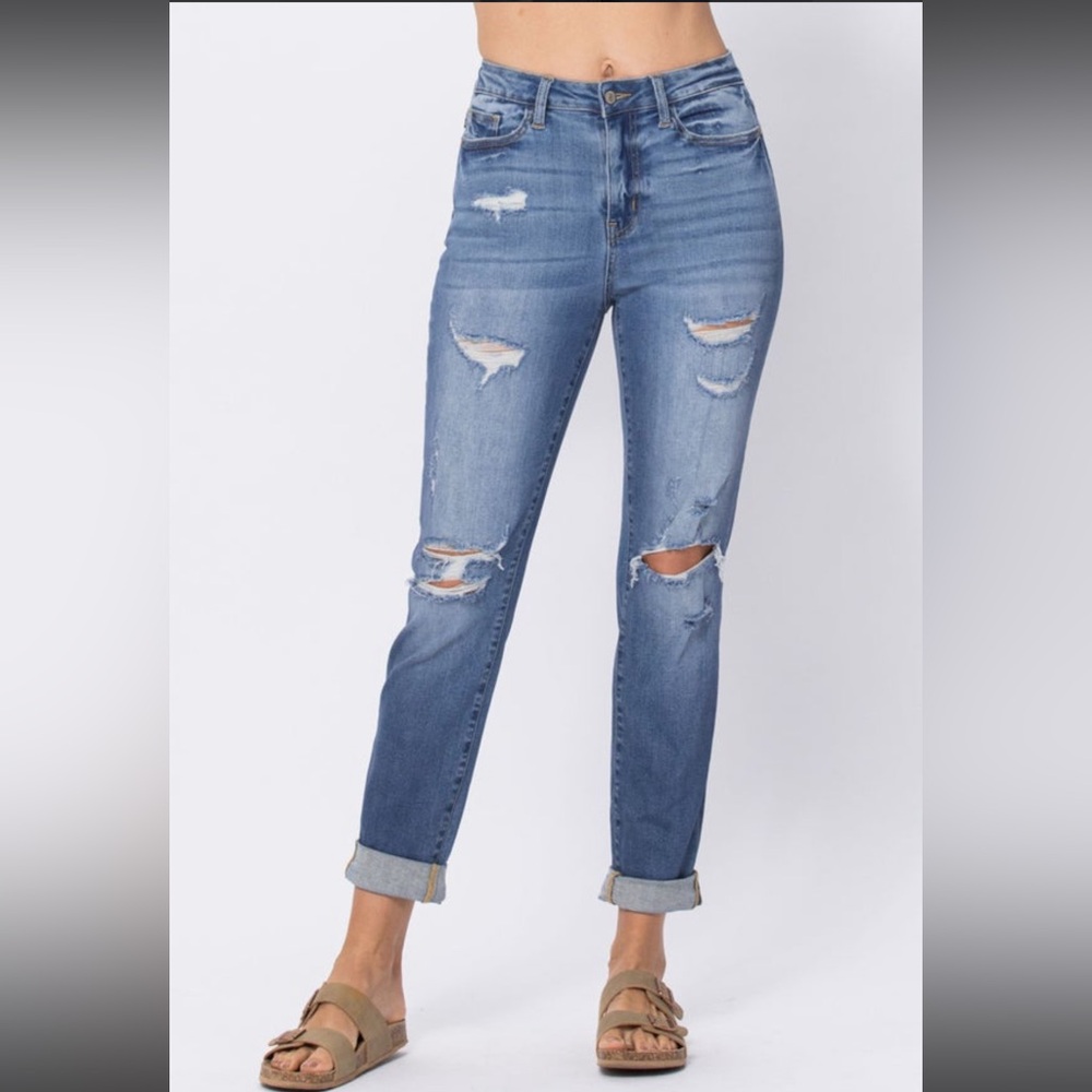 Judy Blue Medium Blue Distressed Cropped Jeans